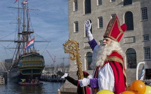 Vaar Mee Met De Sinterklaas Intocht In Amsterdam Verwarmd