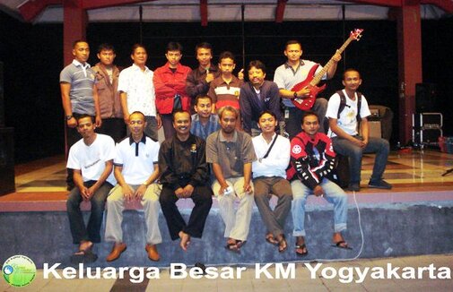 Pertemuan Komunitas Burung di Taman Kuliner Yogyakarta
