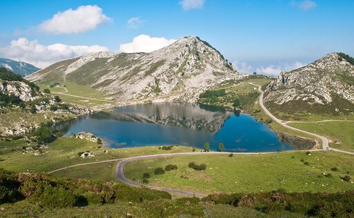 Los Lagos de Covadonga son especialmente bonitos en primavera.