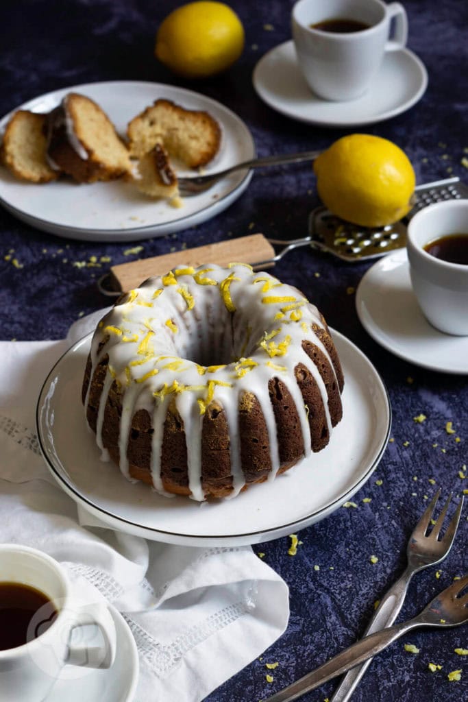 Lemon Curd Gugelhupf 3 Rezept zum Backen. Fruchtig frischer Gugelhupf mit Lemon Curd und Zitronensaft. So könnt ihr euch den Geschmack des Sommers ganz einfach nach Hause holen. Küchentraum & Purzelbaum