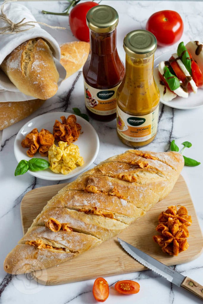 Dinkel Baguette mit Grillbutter 3 Rezept zum Backen. Das Dinkel Baguette passt hervorragend als Brot zum Grillen. Zusammen mit leckerer Grillbutter hast du eine tolle Alternative zu Kräuter- und Knoblauchbaguette. Küchentraum & Purzelbaum