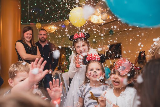 kid's party - Games and entertainment at kid's birthday party