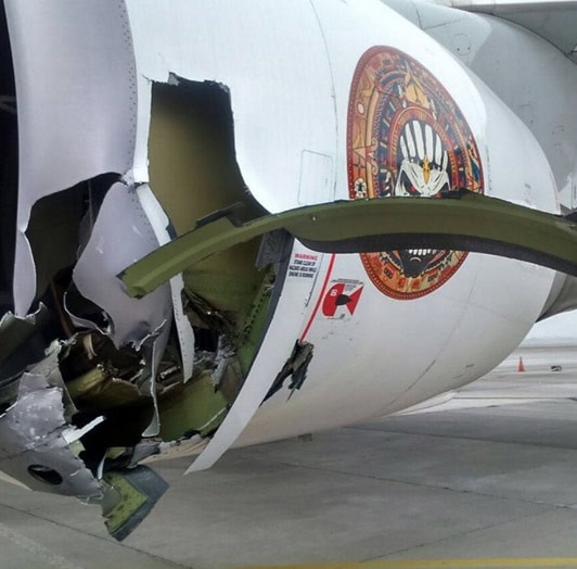 Ed Force One danificado - Imagem do Instagram da banda