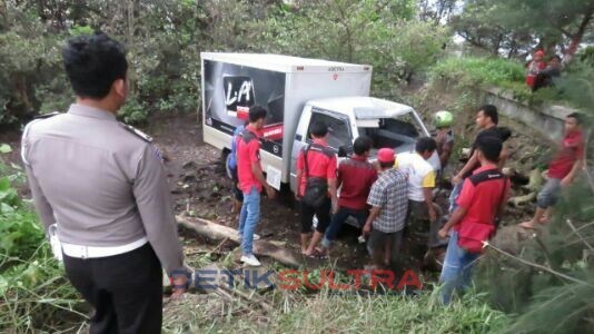 IMG_20180730_4796 mobil terjun ke jurang di kolaka