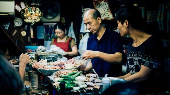 dangers of eating raw fish