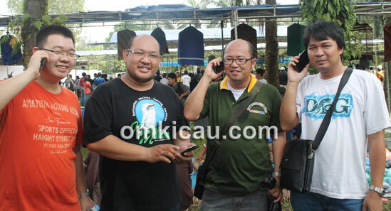 Cucak hijau mania: Budi, Fredy, Asen, dan Fuksin.