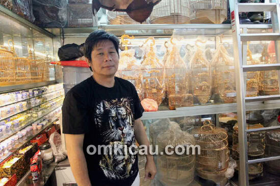 Pasar burung di China lebih bersih dan lebih tertata.