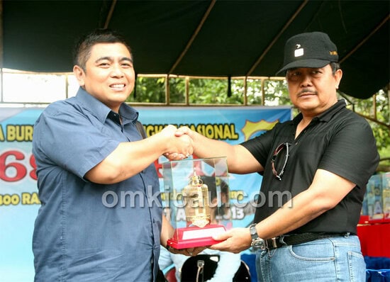 Mr Bagya juara di kelas anis kembang.