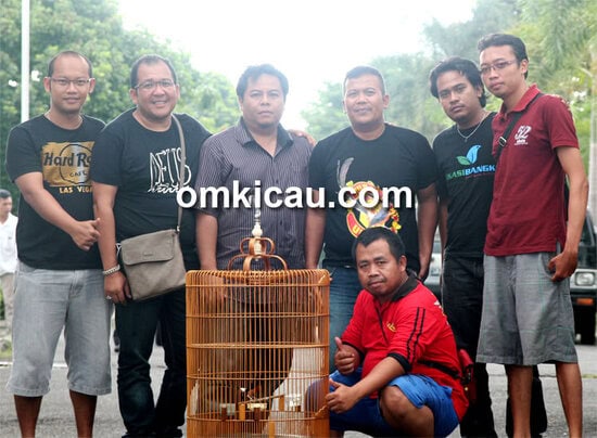 Mr Baim (kedua dari kiri) dan Wawan Sambas (baju bergaris).