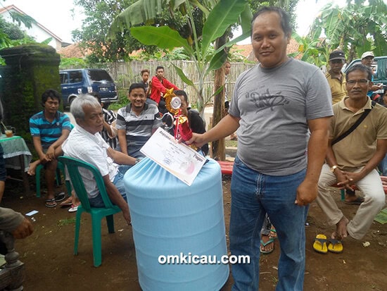 Om Danar dan cucak hijau D3Z