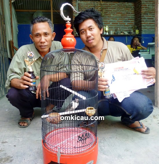 Om Giyan dan lovebird Wowok
