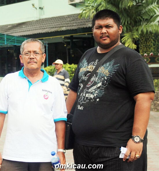 Uut Tani Jaya (kanan) didampingi Nanang Onasis.