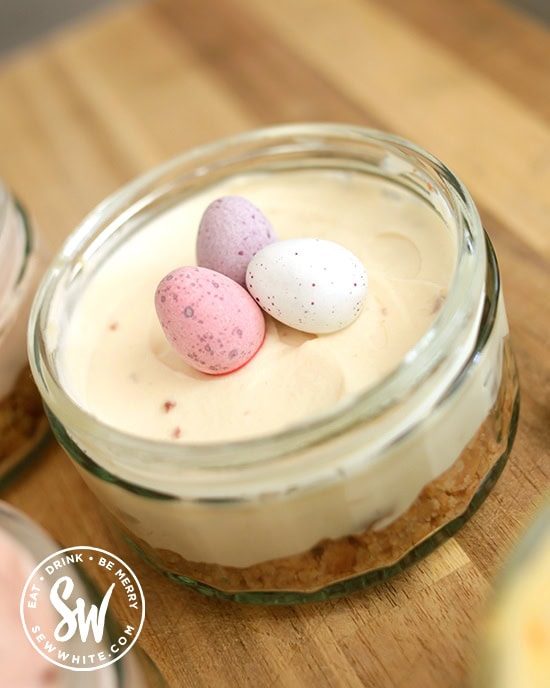 cream mini egg cheesecake