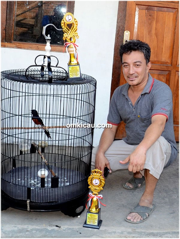 Om Husein dan murai batu Pedrosa