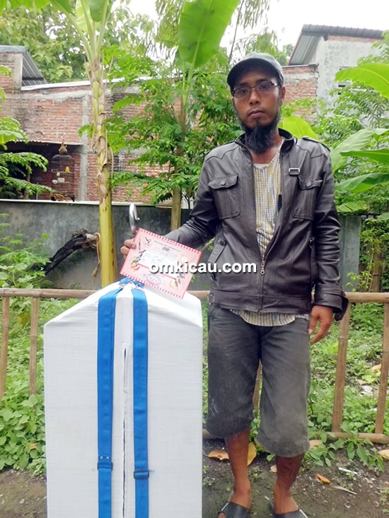 Om Umar dan cucak hijau Samson