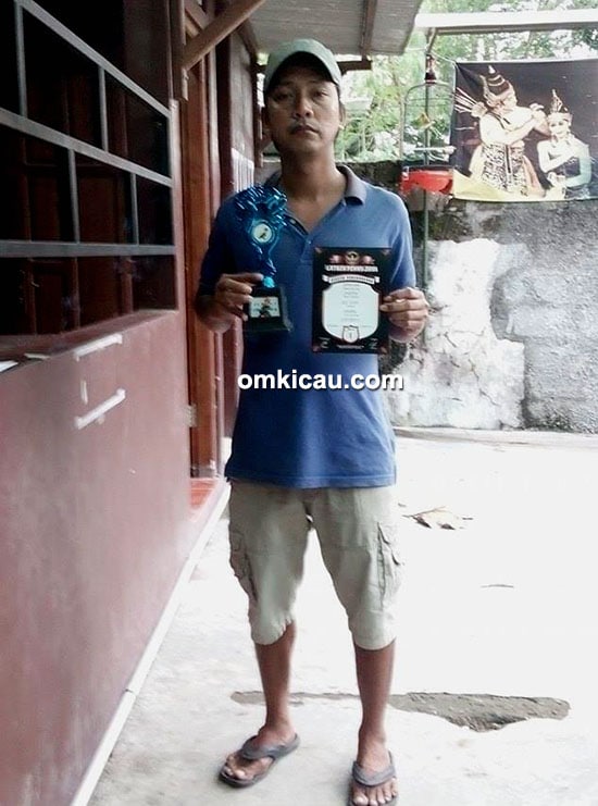 Om Riehant dan lovebird Saritem