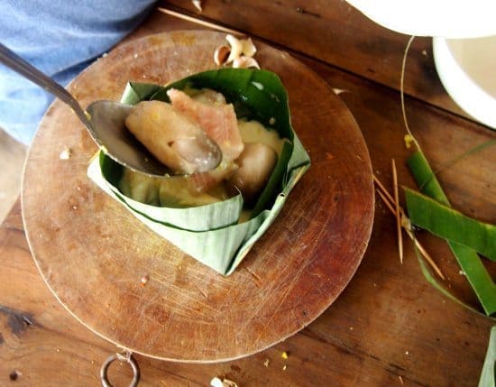 Making fish amok. Cambodian cookery