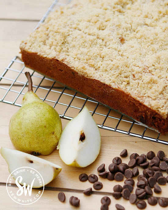 easy pear recipes - pear and chocolate chip cake