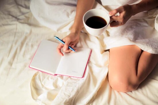 gratitude scripting person scripting in bed