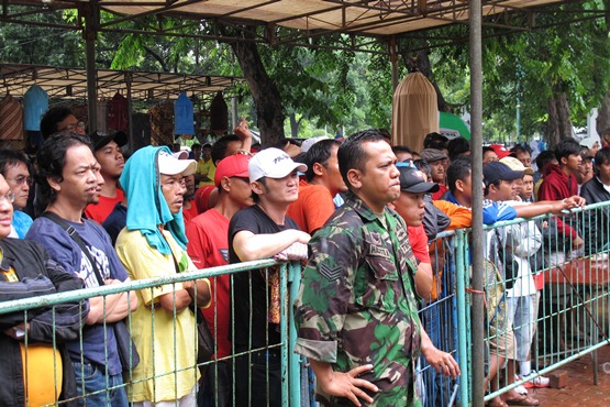 Om Hasto yang siap menenangkan peserta lomba KM