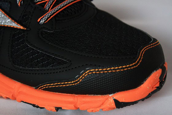 Накладка вокруг пальцев модели Mizuno Wave Kazan 2