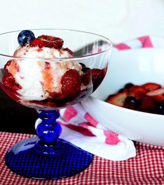 Berries with Balsamic Vinegar, Brown Sugar and Pepper! Choose your favorite berry and top it with a bit of balsamic vinegar, brown sugar ad black pepper. You won't believe how good this is! #berries #dessert #vinegar www.thisishowicook.com