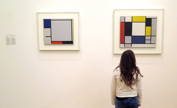 Amsterdam com criança Stedelijk Museum