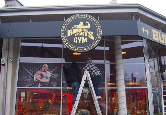 Kompleksowe oznakowanie punktu Burneika Sports Gym
