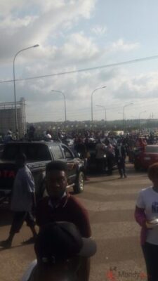 EndSARS Protesters Block Roads In Abuja, Other Areas Of Nigeria | Latest Nigeria News | News Headlines | Mandy News EndSARS Protesters Block Roads In Abuja, Other Areas Of Nigeria