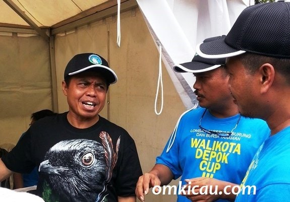 DP KM - Duto Sri Cahyono (tengah) dan Om Ari Suprawadi bersama Walikota Depok (kiri)
