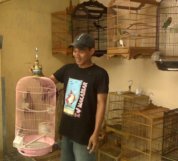 IAN TAILOR PEDAGANG BURUNG DI PASAR KEBON KEMBANG BLOK E