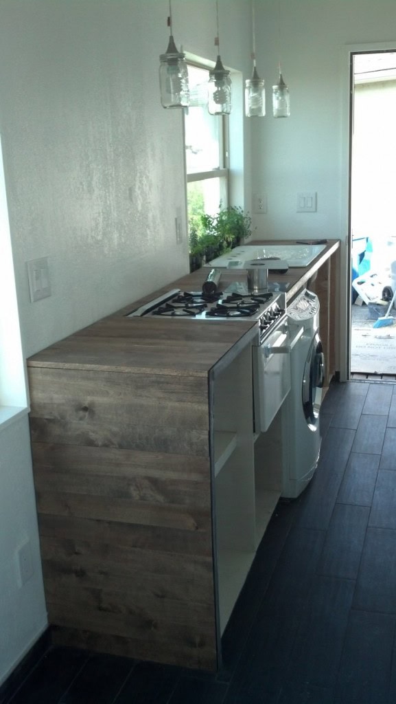 The kitchen is coming together