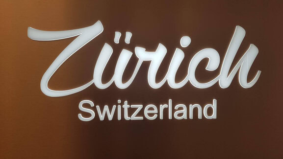 Werbeanlagen 12 Profil Steckbuchstarben Zürich hinterleuchtet