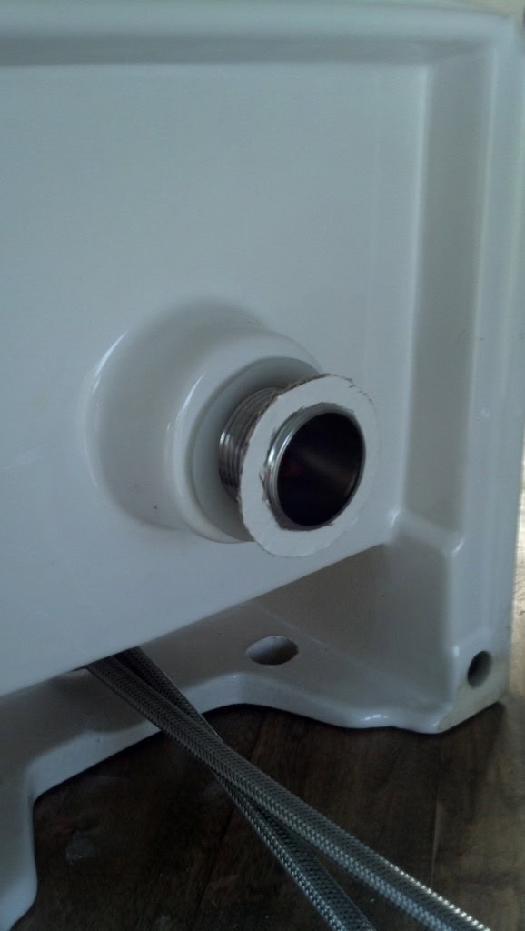 Like a clove! The white part in the back is the original gasket