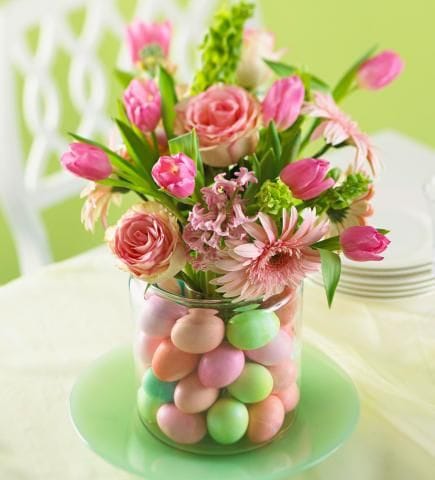 44 Bright and Easy Spring Centerpieces Add pretty spring flair to your home with our ideas for centerpieces, table settings, door decorations, Easter egg displays and more.
