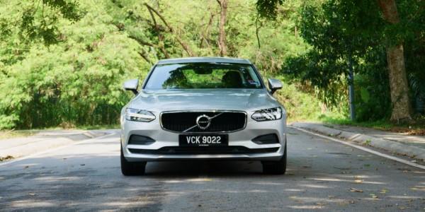 Volvo S90 T5 Momentum front