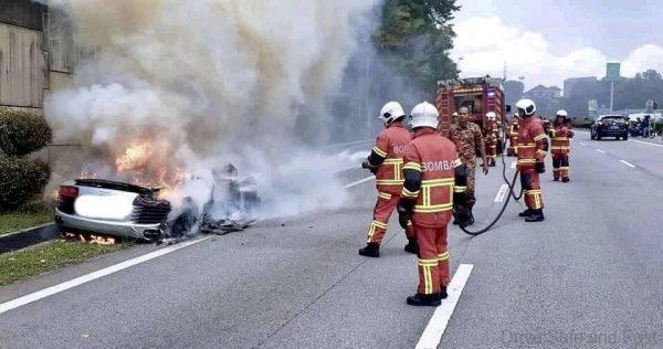 Audi R8 On Trade Plates Burns On Penchala Link Take this brand new, matte black audi r8 v8 for example. audi r8 on trade plates burns on