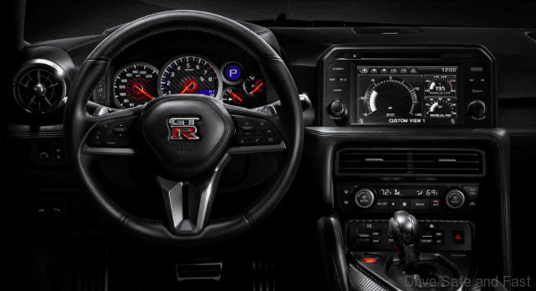 Nissan GT-R_cabin