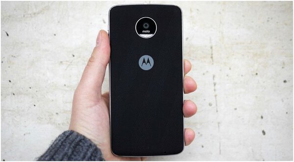 Обзор смартфона Lenovo Moto Z Play: долгожитель с "прикладными" добавками (обзор, смартфона, lenovo, moto, play, долгожитель) Обзор смартфона Lenovo Moto Z Play: долгожитель с "прикладными" добавками