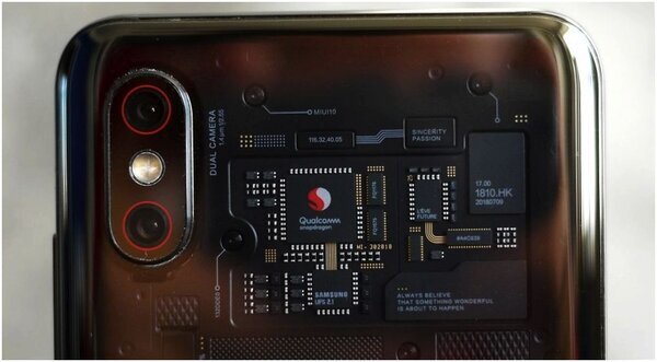 Обзор смартфона Xiaomi Mi 8 Pro: "прозрачный" флагман (обзор, смартфона, xiaomi, прозрачный) Обзор смартфона Xiaomi Mi 8 Pro: "прозрачный" флагман
