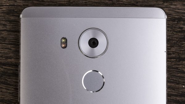 How To Use Your Fingerprint To Take Photos On Huawei Mate 8 6 www.expertreviews.co.uk