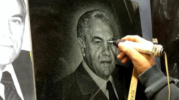 ручная гравировка на памятнике