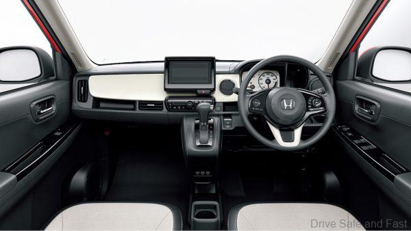 Honda N-ONE Kei Car_2021_cockpit