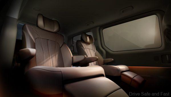 Hyundai STARIA Premium Spec interior rear captain seats