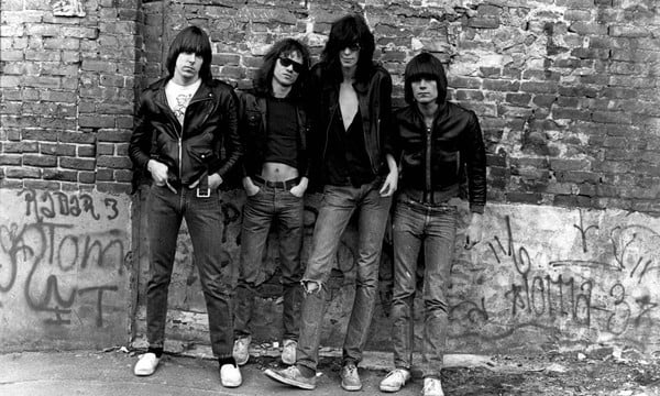 Disco de estreia dos Ramones é relançado com shows e demos inéditas e nova mix em vinil - @NOIZE 1 Disco de estreia dos Ramones é relançado com shows e demos inéditas e nova mix em vinil - @NOIZE Artes & contextos disco de estreia dos ramones