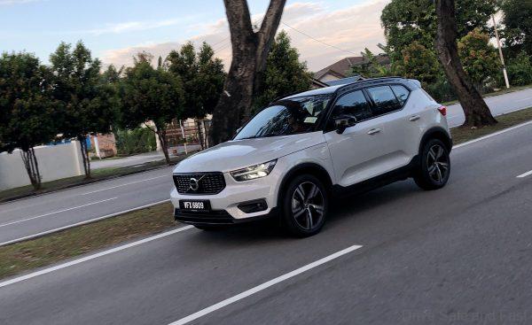 Volvo XC40 Recharge Plug In Hybrid Crossover_white