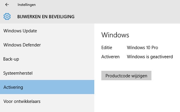 Hier zie je wat de status is van de Windows 10 activatie. Ook kun je hier de Windows 10 productcode opzoeken.