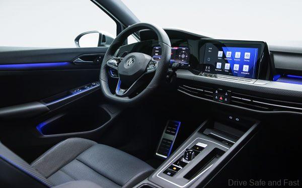 2021 Volkswagen Golf R digital dashboard