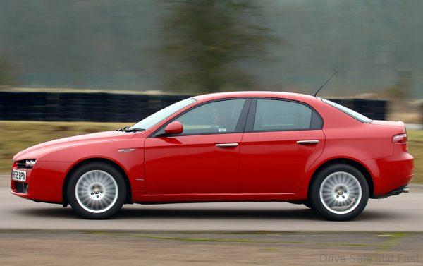 Alfa Romeo 159 2.2 JTS side view