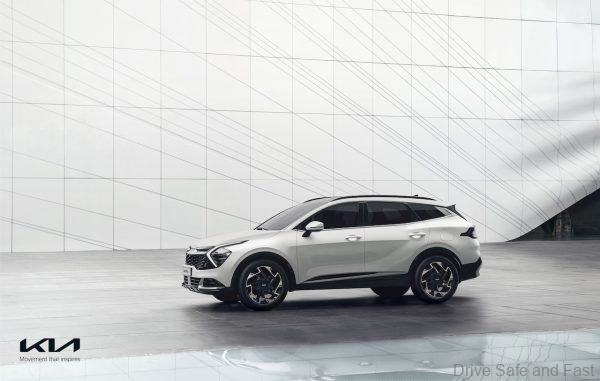 5th generation 2022 Kia Sportage studio shot